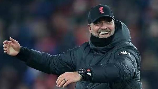 这后撤步跳投太无解（这记后撤步跳投简直不可阻挡）