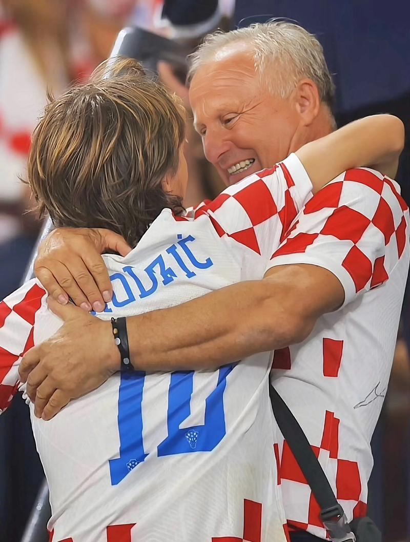 都体：弗拉泰西和阿切尔比寻求更多出场机会，后者想踢世界杯（都体：弗拉泰西、阿切尔比寻求增加出场时间，阿切尔比盼出战世界杯）