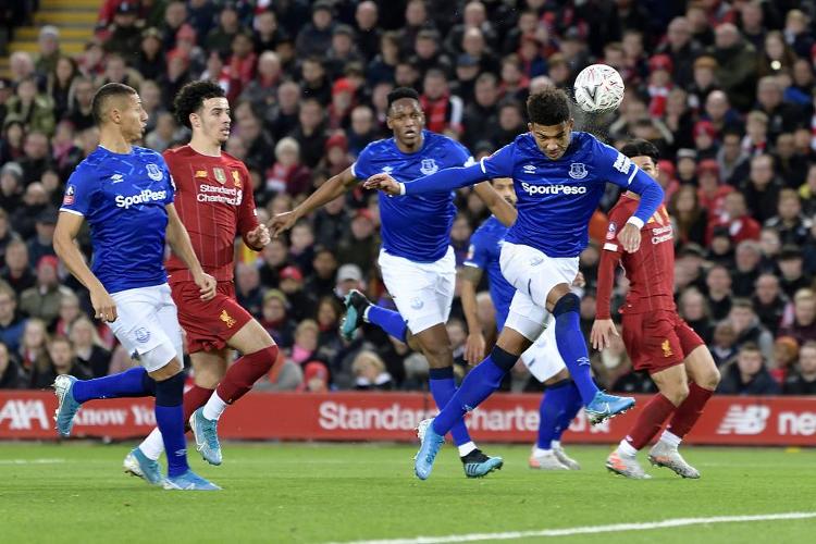 魔术主场逆转尼克斯豪取三连胜 瓦格纳37分领军进攻狂潮（魔术主场翻盘击退尼克斯取三连胜 瓦格纳轰37分引领火力全开）