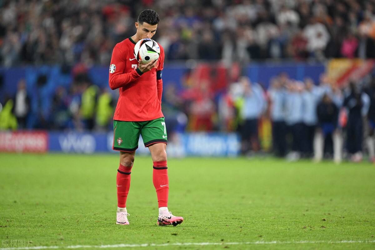 迪马济奥：米兰未来几周与迈尼昂谈续约，并将乌戈列为其替身（迪马济奥：米兰近期将与迈尼昂开启续约谈判，乌戈被视为潜在替代者）