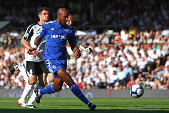 国足友谊赛战胜韩国展现新阵容（国足在友谊赛中击败韩国，新阵容亮相）