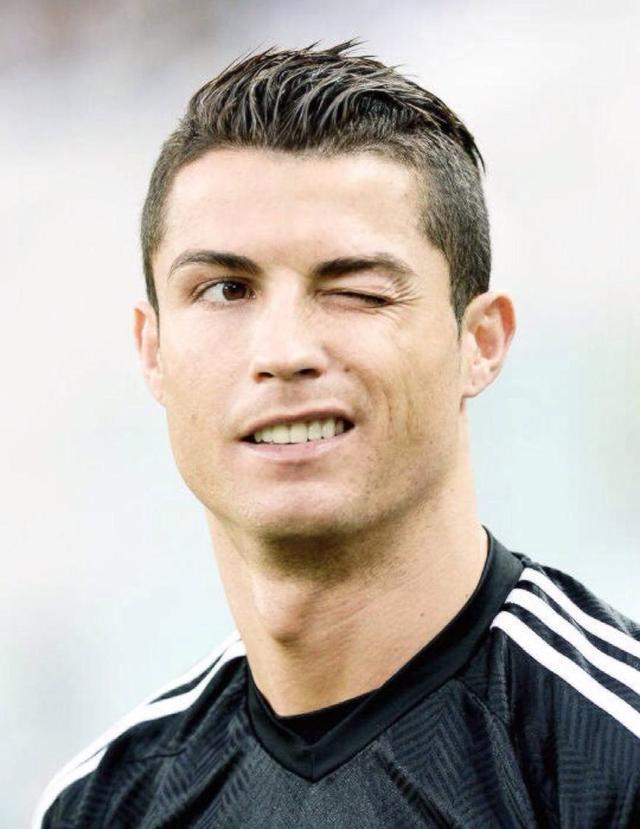 记者：韩鹏仍是泰山主帅，但俱乐部需要找个名义上的“主帅”（记者称韩鹏仍掌泰山帅印，俱乐部或另觅挂名主帅）