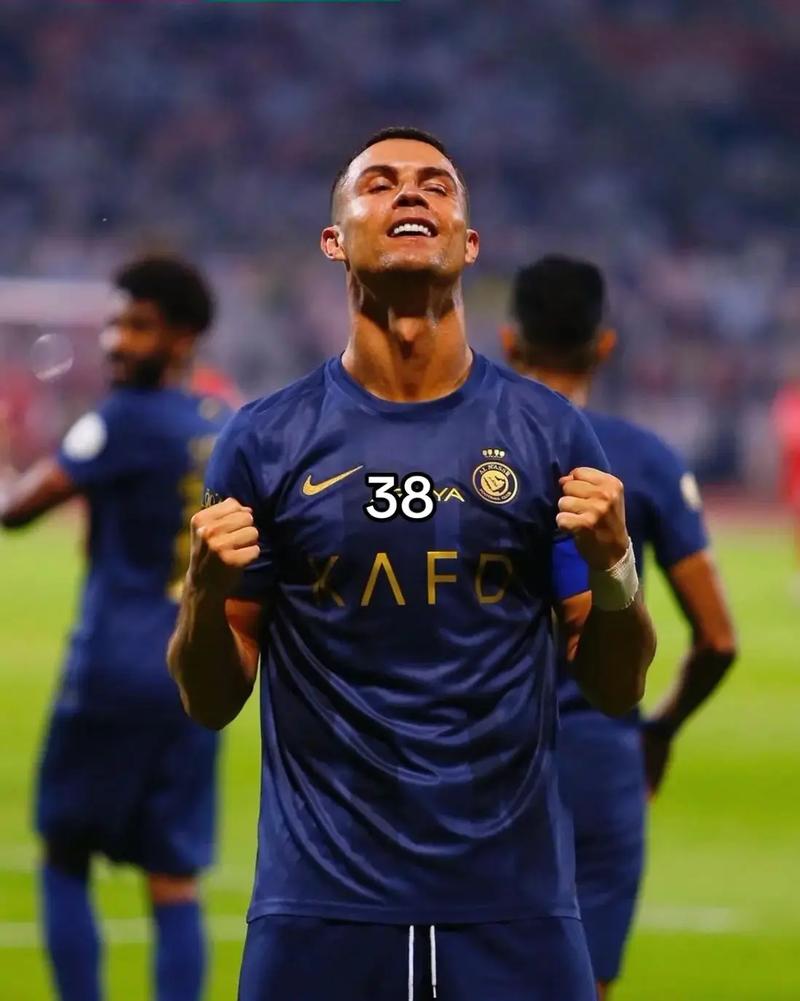 戈洛夫金荣膺拳击名人堂，传奇生涯圆梦成真 两大热门拳手遗憾落选引热议（戈洛夫金跻身拳击名人堂圆梦，两大热门落选掀起热议）